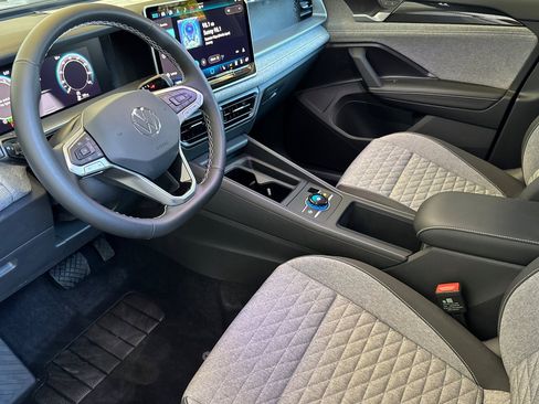 New 2025 Volkswagen Tiguan S image 10