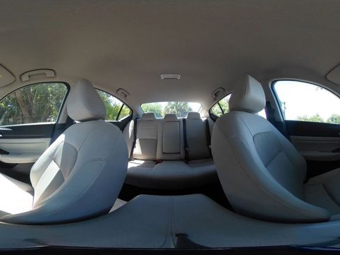 Used 2025 Nissan Altima 2.5 SV FWD image 43