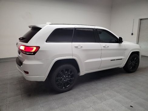 Used 2020 Jeep Grand Cherokee Altitude AWD/4WD image 10