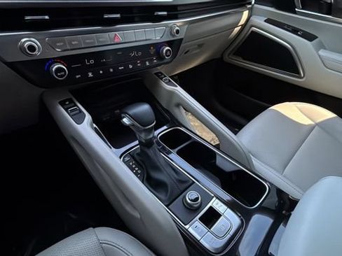 Used 2024 Kia Telluride S FWD image 15