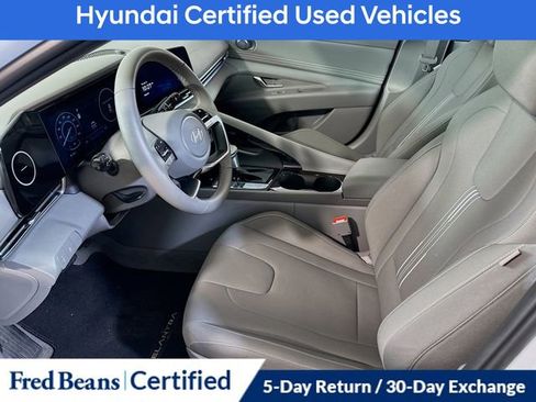 Used 2025 Hyundai Elantra SEL FWD image 14