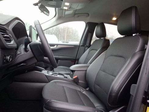 New 2025 Ford Escape SE image 6
