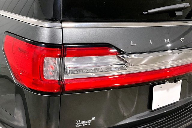 Used 2018 Lincoln Navigator Reserve w/ Technology Package AWD/4WD image 23