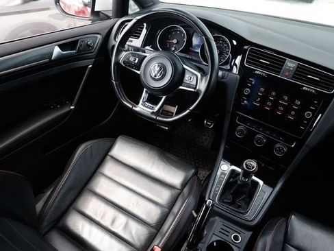 Used 2019 Volkswagen GTI SE FWD image 23