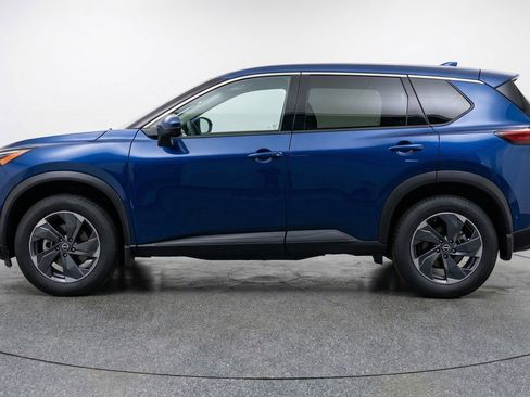 Used 2025 Nissan Rogue SV image 5