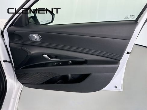 Used 2025 Hyundai Elantra SEL image 35