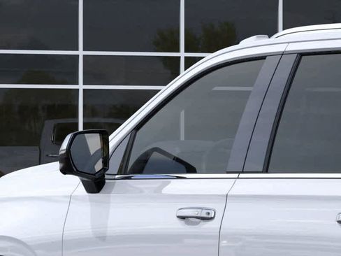 New 2026 Chevrolet Suburban Premier AWD/4WD image 28