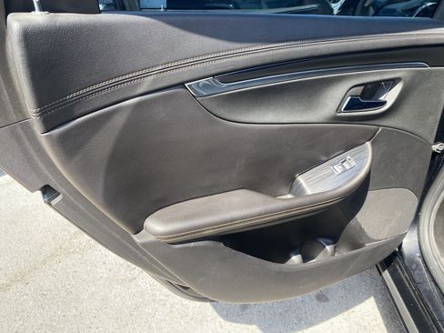 Used 2017 Chevrolet Impala Premier FWD image 16