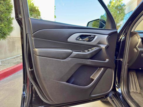 Used 2019 Chevrolet Traverse LT image 33