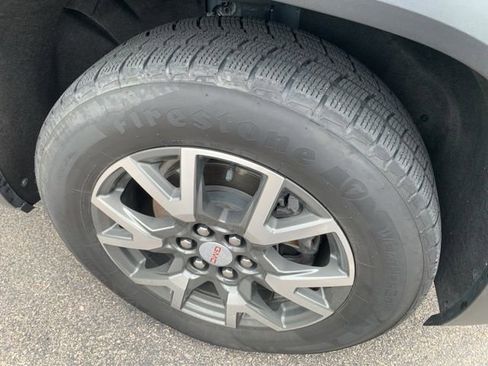 Used 2022 GMC Acadia SLE image 14