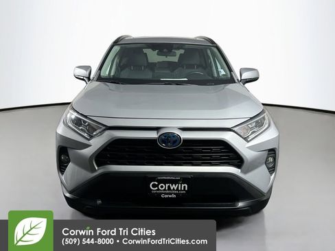 Used 2020 Toyota RAV4 XLE w/ Convenience Package image 4