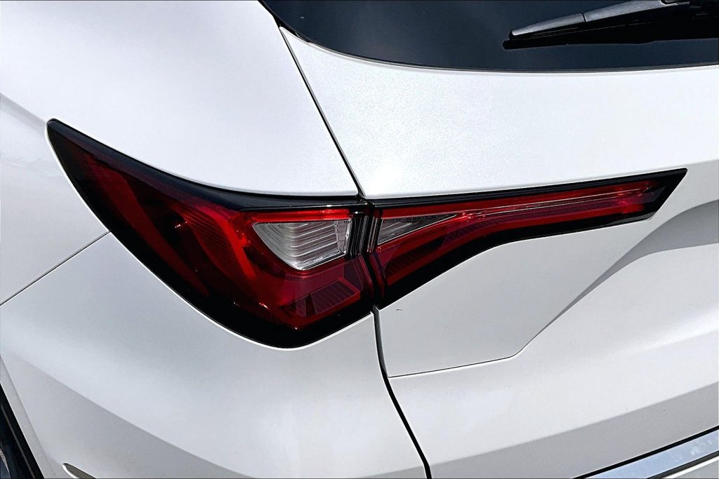 Used 2023 Acura MDX w/ Technology Package FWD image 30