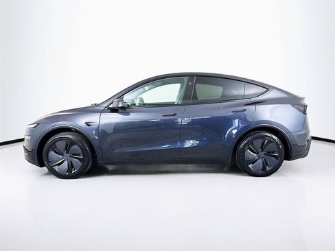 Used 2026 Tesla Model Y 2WD image 30