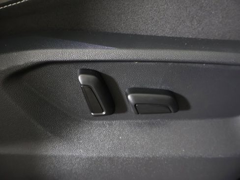 Used 2020 Volkswagen Atlas Cross Sport SEL Premium R-Line image 41