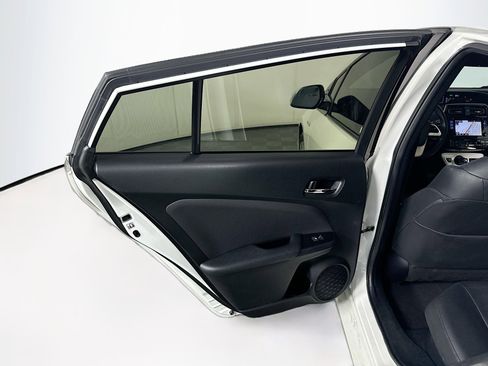 Used 2016 Toyota Prius Four image 26