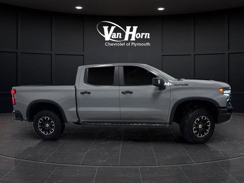 Used 2024 Chevrolet Silverado 1500 ZR2 w/ Technology Package image 2