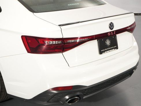 Used 2025 Volkswagen Jetta GLI Autobahn FWD image 14