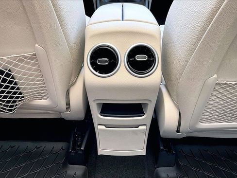 Used 2026 Mercedes-Benz GLB 250 image 16