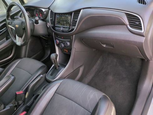 Certified 2019 Chevrolet Trax LT w/ LT Convenience Package image 27