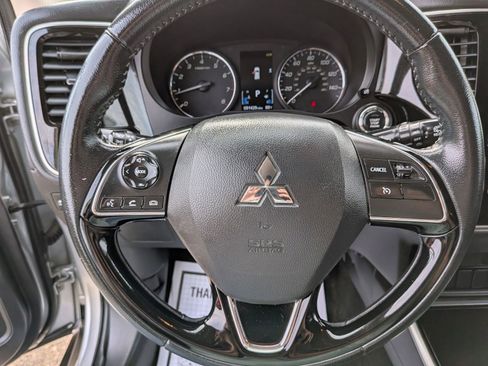 Used 2020 Mitsubishi Outlander SE FWD image 48