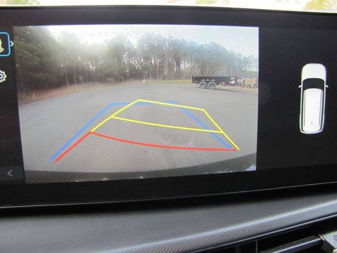 Used 2025 Hyundai Santa Fe SEL FWD image 35