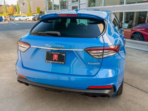 Used 2022 Maserati Levante F Tributo image 7