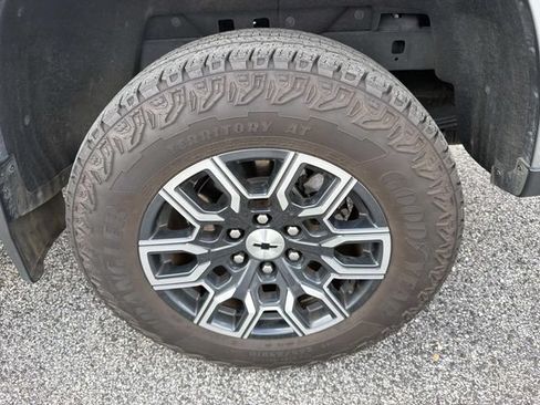 Used 2024 Chevrolet Colorado Z71 w/ Z71 Convenience Package 2 AWD/4WD image 22