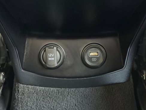 Used 2023 Kia Sorento LX image 29