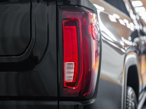 Used 2023 GMC Sierra 1500 Denali Ultimate AWD/4WD image 5