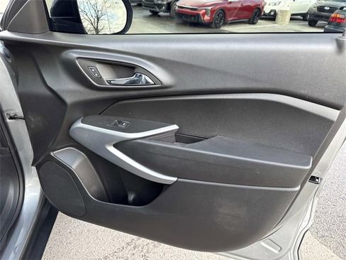 Certified 2024 Chevrolet Trax RS w/ Driver Confidence Package image 16