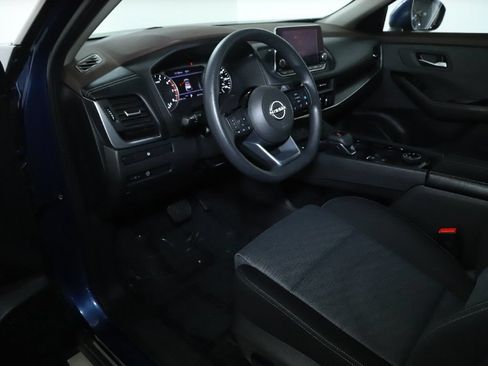 Used 2023 Nissan Rogue SV AWD/4WD image 17
