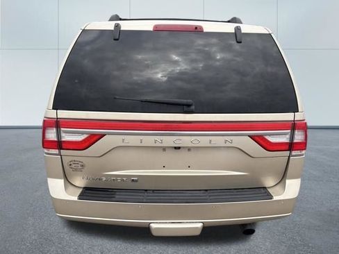 Used 2017 Lincoln Navigator L Select image 3