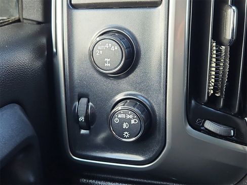 Used 2018 Chevrolet Silverado 1500 LT w/ All Star Edition image 16