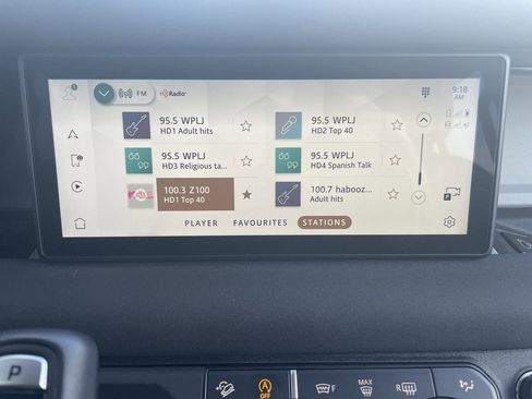 Used 2023 Land Rover Defender 110 S image 29