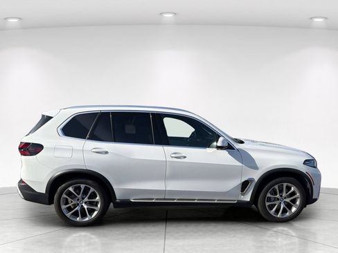 Used 2024 BMW X5 xDrive40i w/ Premium Package AWD/4WD image 3