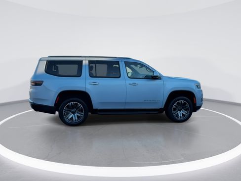 Used 2022 Jeep Wagoneer Series III w/ Convenience Group I image 9