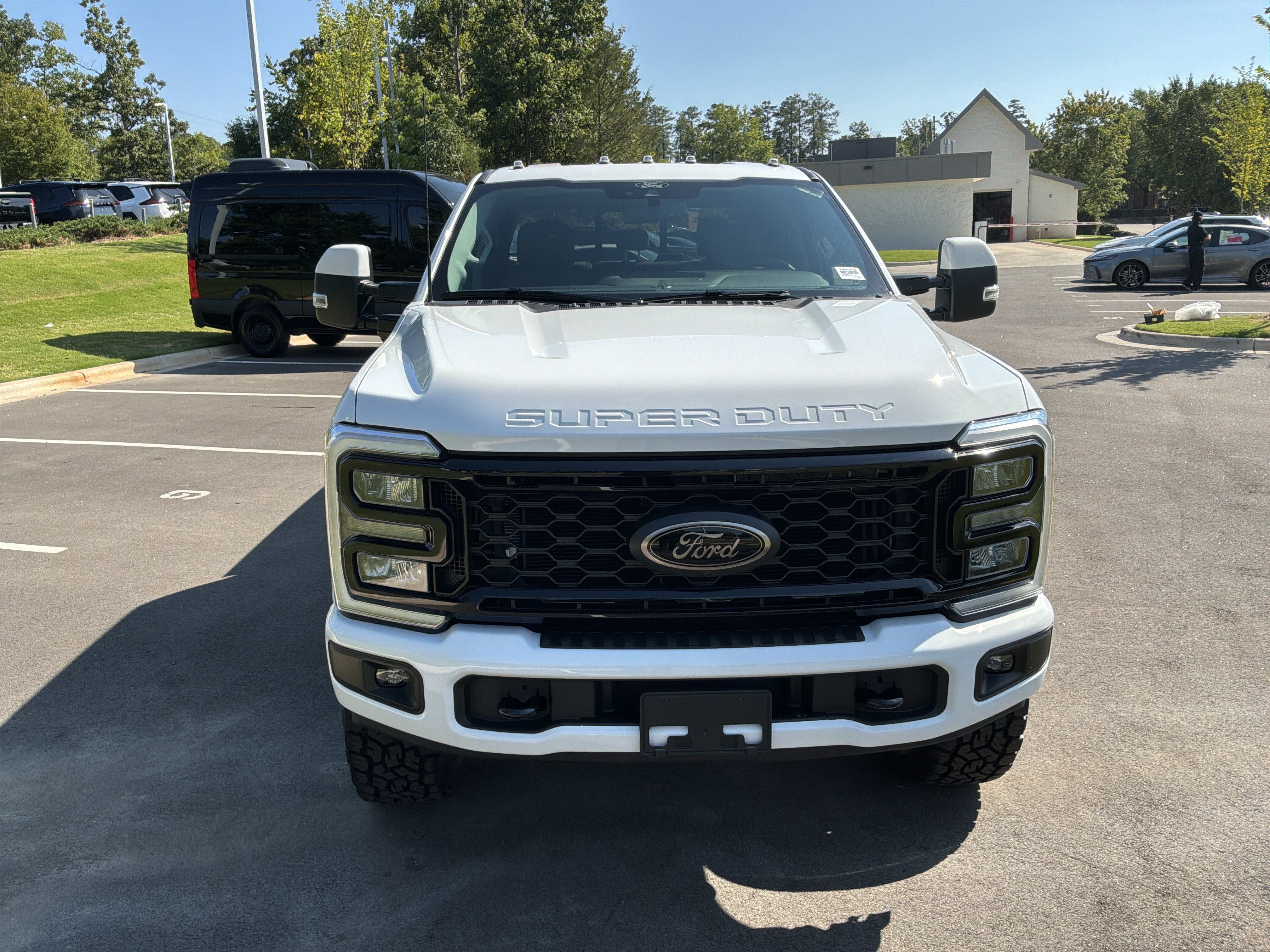 Used 2026 Ford F250 XLT w/ XLT Premium Package AWD/4WD image 3