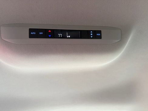 Used 2023 Toyota Sienna LE image 25