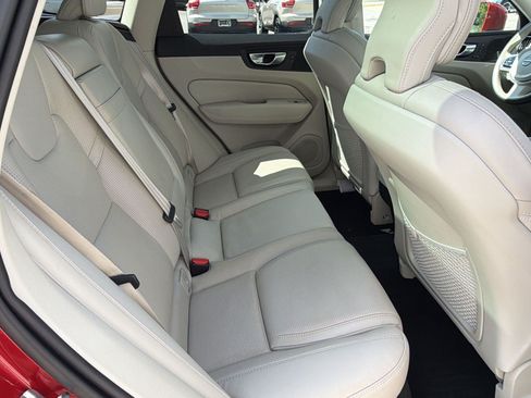 Used 2021 Volvo XC60 T5 Inscription FWD image 28