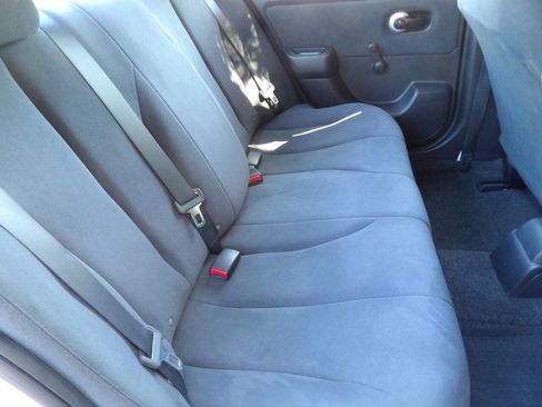 Used 2010 Nissan Versa Sedan image 27