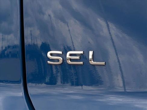 Used 2025 Volkswagen Atlas Cross Sport SEL Premium R-Line AWD/4WD image 23