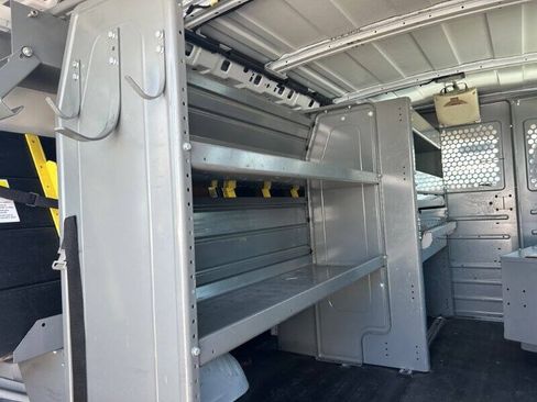 Used 2014 Chevrolet Express 2500 RWD image 10
