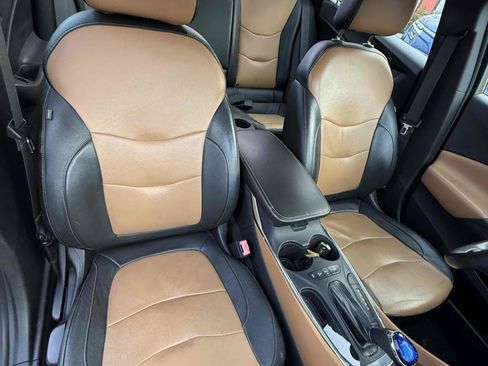 Used 2017 Chevrolet Volt Premier w/ Driver Confidence II Package FWD image 37