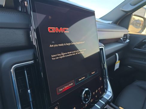 New 2026 GMC Yukon Denali w/ Sun & Power Step Package image 21