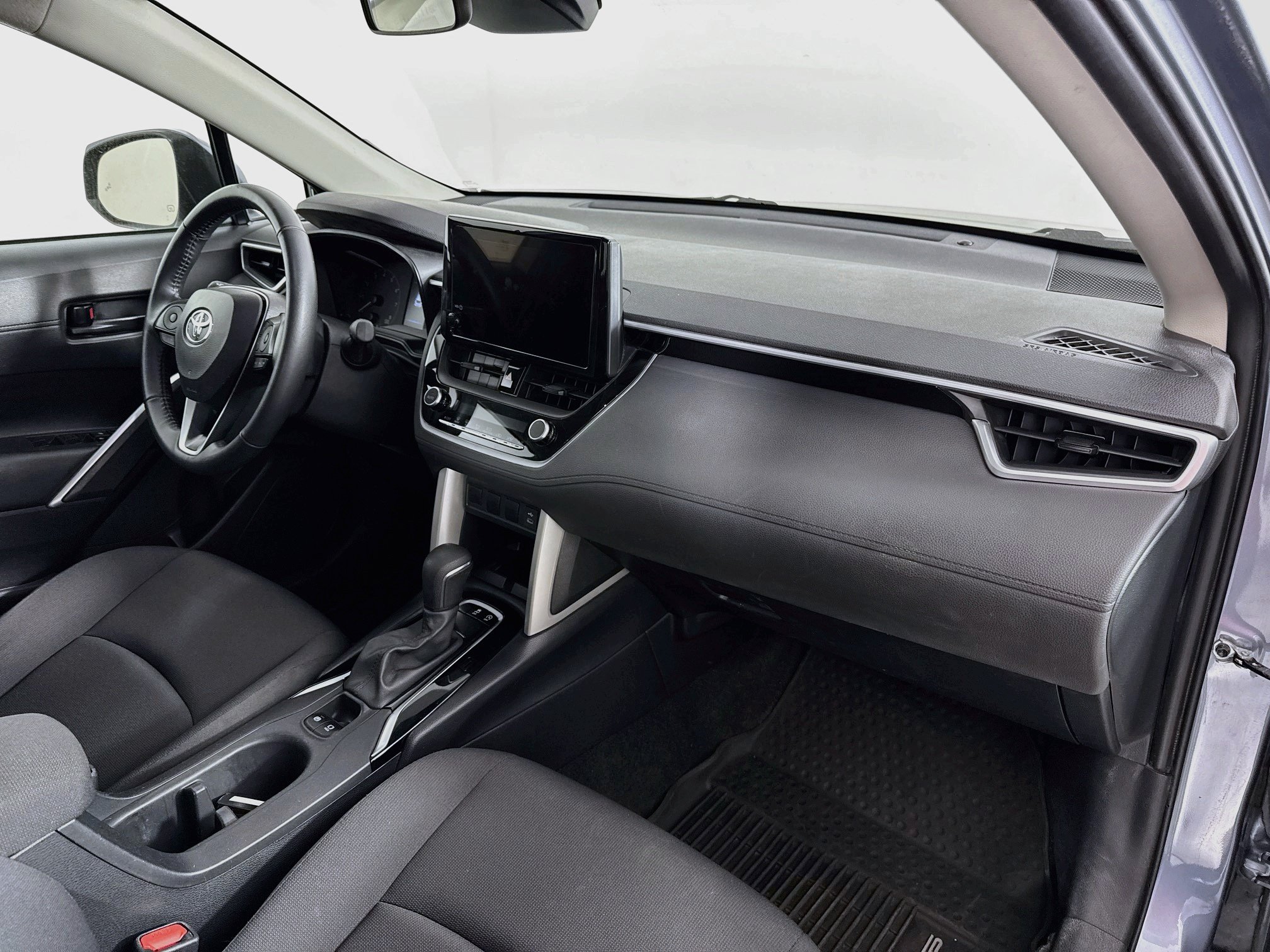 Certified 2024 Toyota Corolla Cross LE AWD/4WD image 28