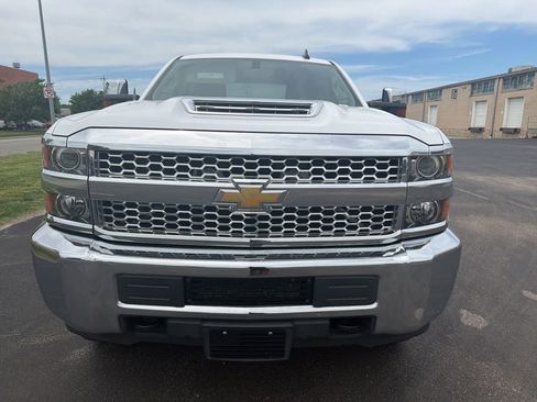 Used 2019 Chevrolet Silverado 3500 LT AWD/4WD image 2