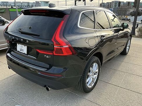 Certified 2021 Volvo XC60 T6 Momentum image 6