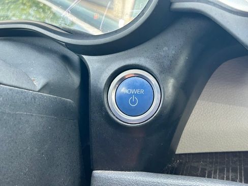 Used 2023 Toyota Sienna XLE FWD image 27