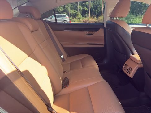Used 2018 Lexus ES 350 w/ Premier Package FWD image 13