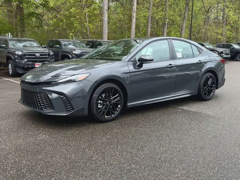 New 2026 Toyota Camry SE FWD image 4